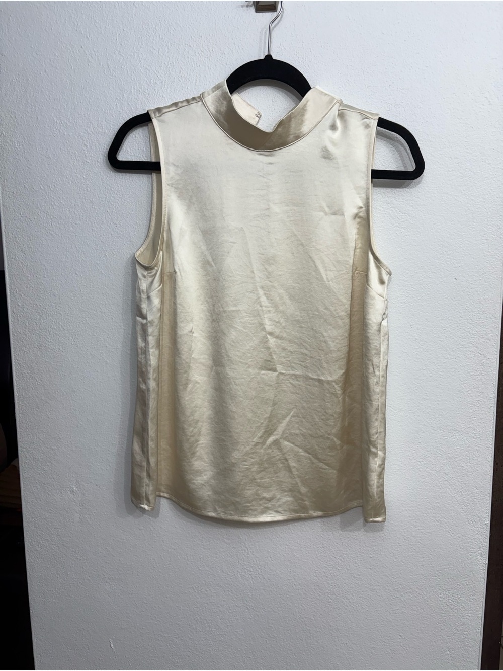 🔓🔵 $8 or 2 for $14 Sleeveless Express Top